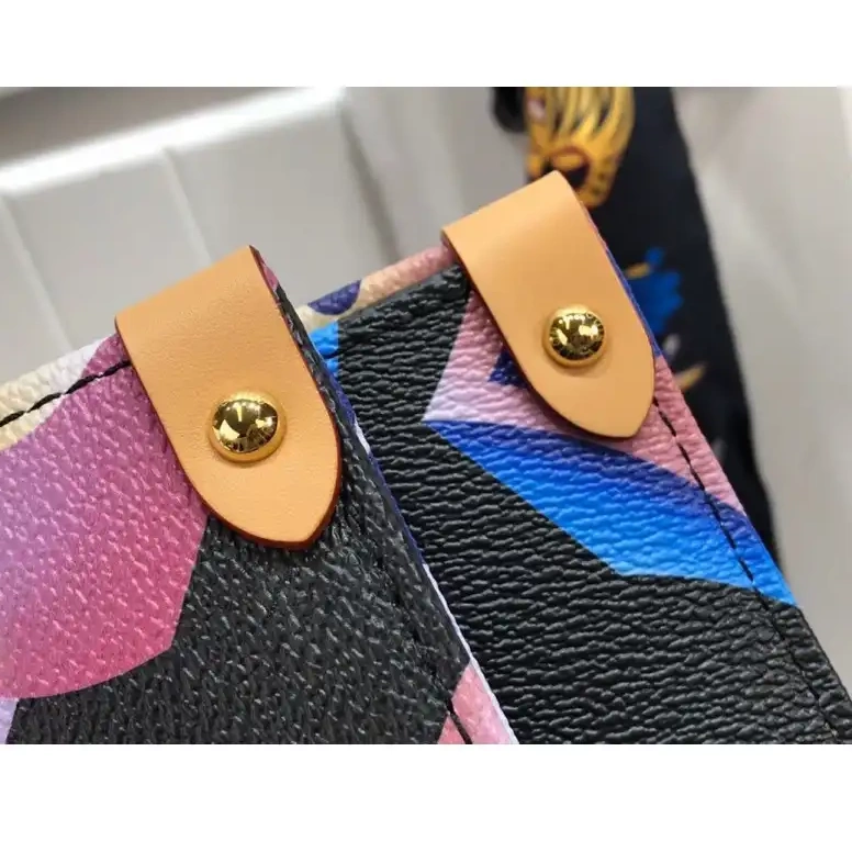 205FY0147 Bags LV 0628